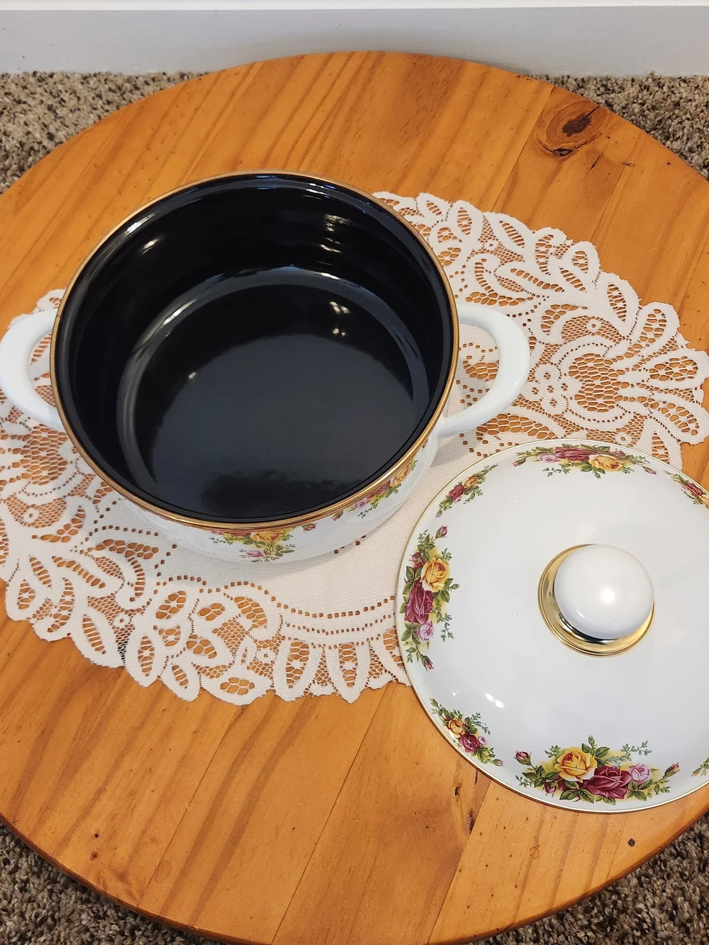 Royal Albert Old Country Roses Enamel Casserole Dish W/Lid NEW
